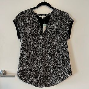 NWT Fun2Fun V neck blouse